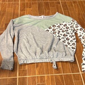 🌈4/$25🌈 Gray and Green Leopard Print Shirt